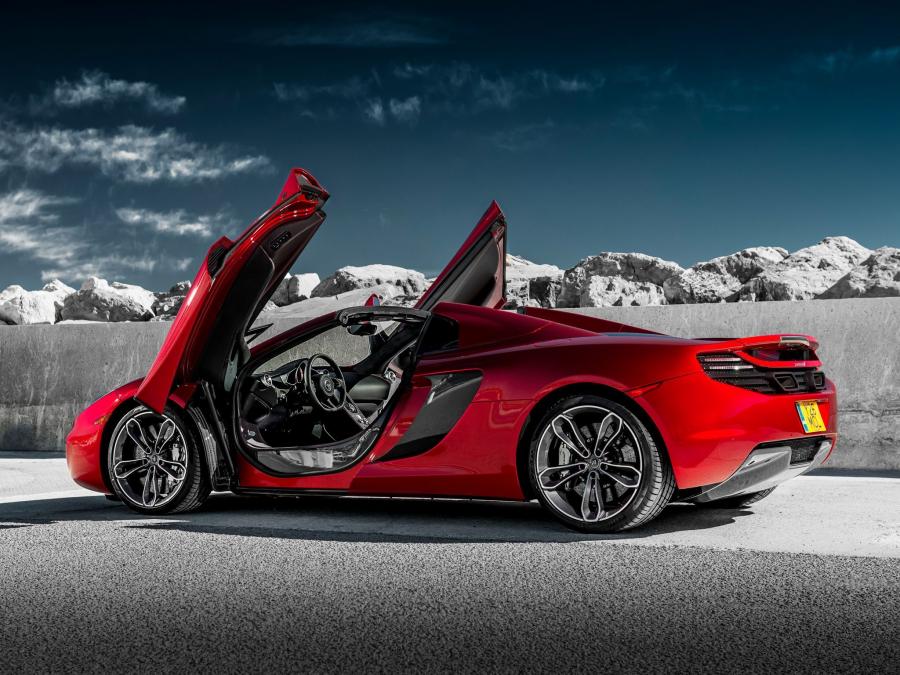 McLaren MP4-12C Spyder 2012 года  (UK) (фото 12 из 32)